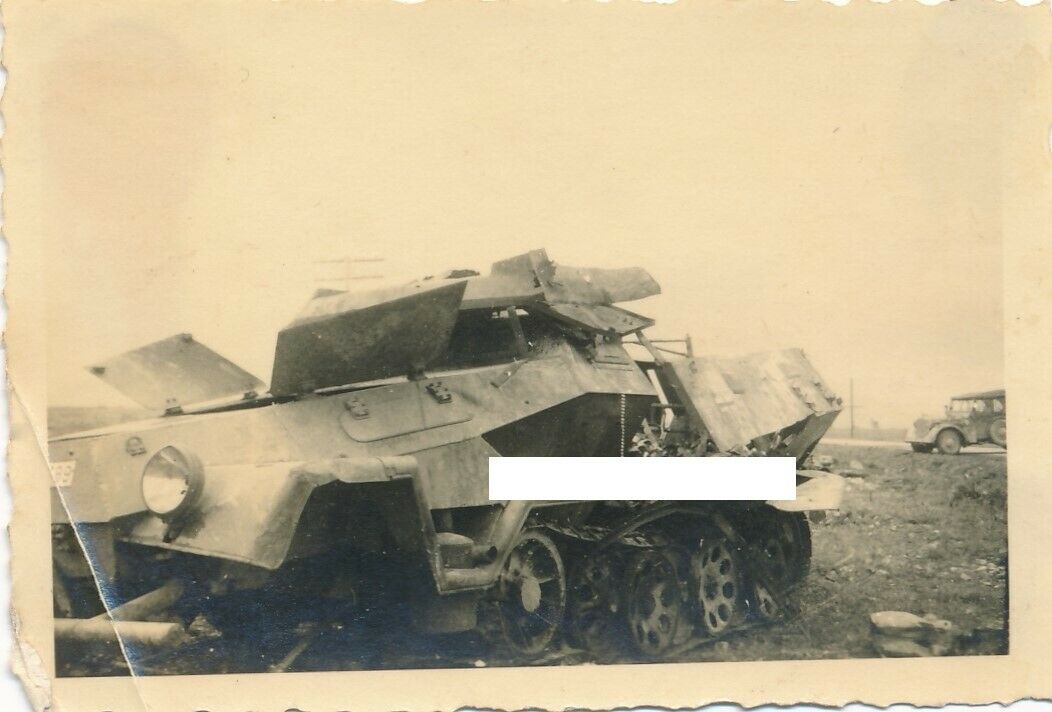 Schützen Panzer Halbkette SdKfz 251 abgeschossen