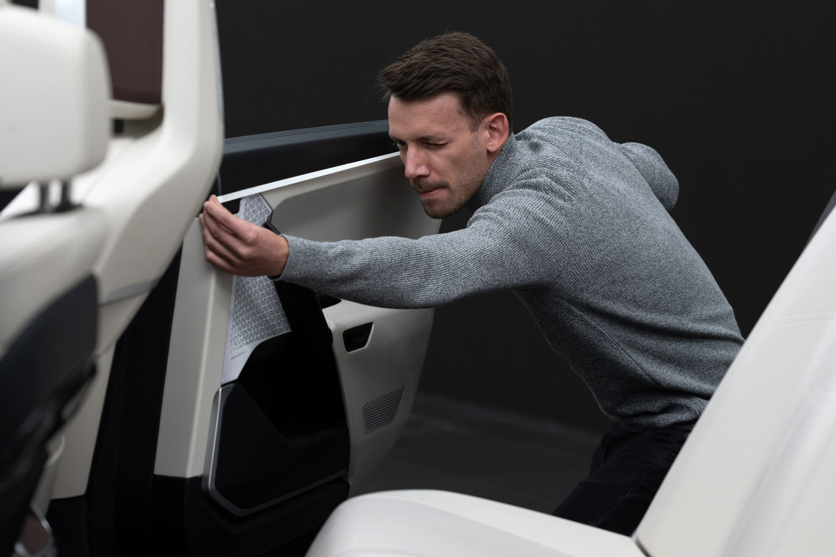 P90458296_highRes_the-new-bmw-7-series