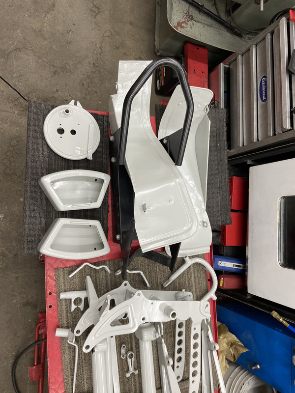 0443E353-A014-4C59-B193-147E06E60035