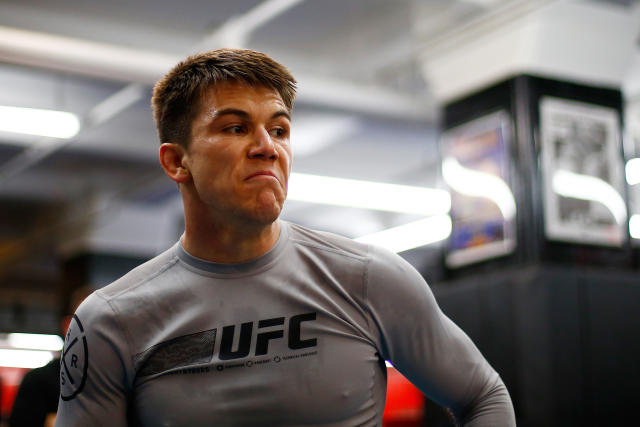 Александър Ернандес срещу Остин Хъбард в UFC 307