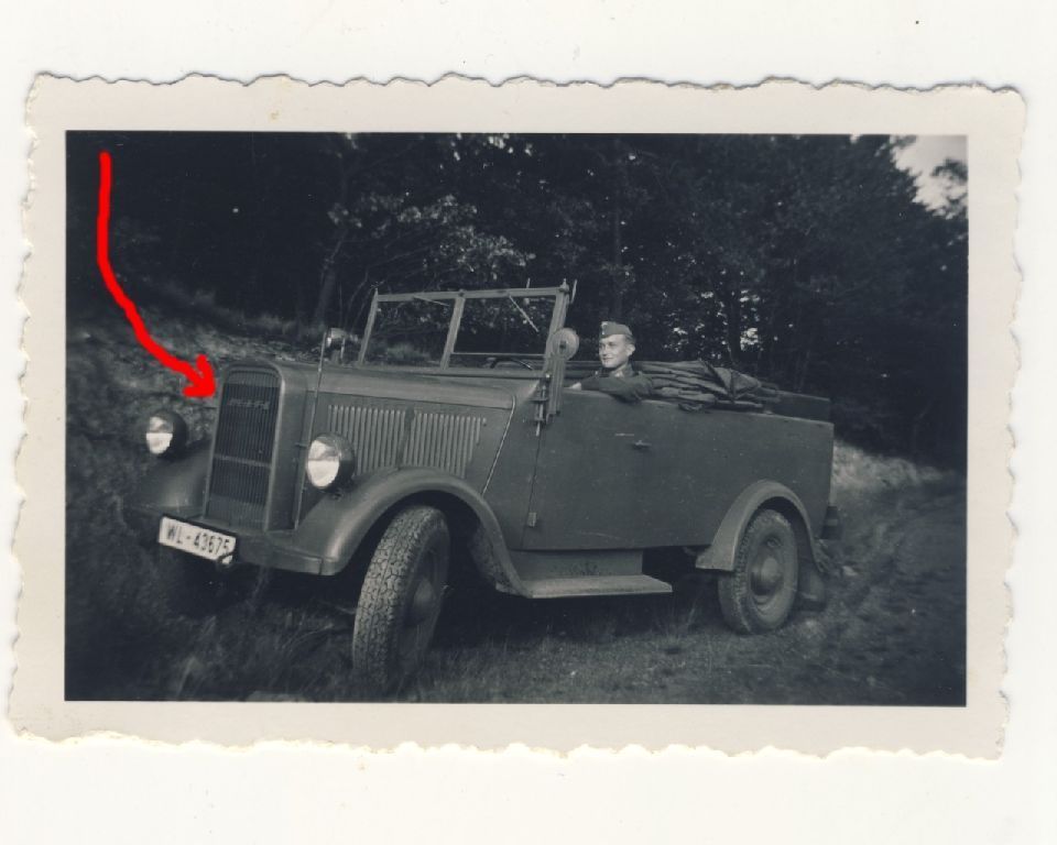 Foto Luftwaffe - OUAKENBRÜCK Kübelwagen Lastwage