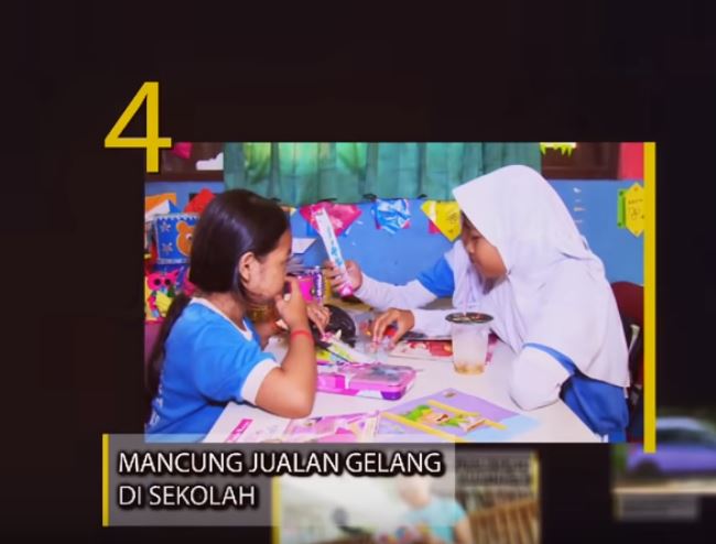 Misca Fortuna alias mancung jualan gelang di sekolah