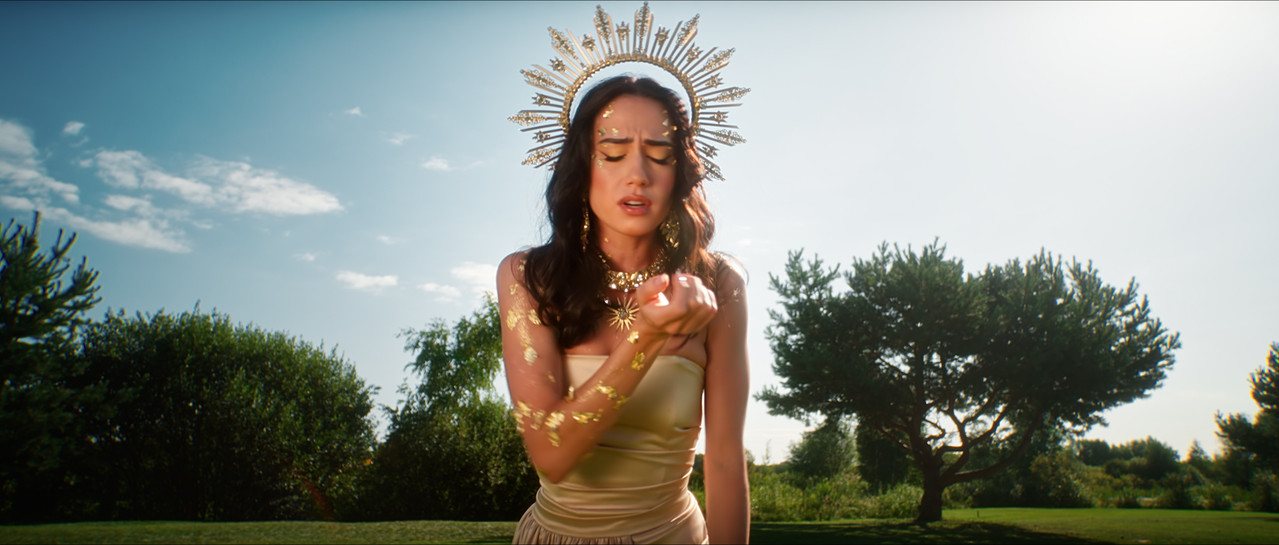 KATY ТВОІ ЗОРІ (Offical music video) 00 06 31 08 Still203