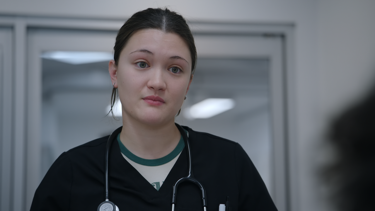 The.Pitt.S01E15.9.00.P.M.2160p.10bit.MAX.WEB-DL.DDP5.1.HEVC-Vyndros.mkv_snapshot_09.28_[2025.04.11_2