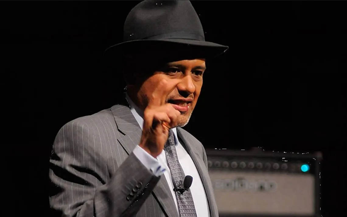 Tras renuncia de René Franco, excolaborador revela la verdad tras su salida