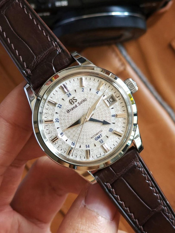 Le club des heureux propriétaires de Grand-Seiko Tome XVIII - Page 26 19mm-20mm-crocodile-leather-wa-1662886530-21890082-progressive