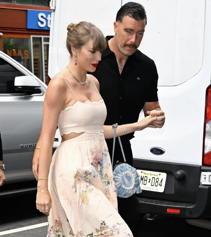 85210A1A-F440-49E7-BB68-902567CBDAB8