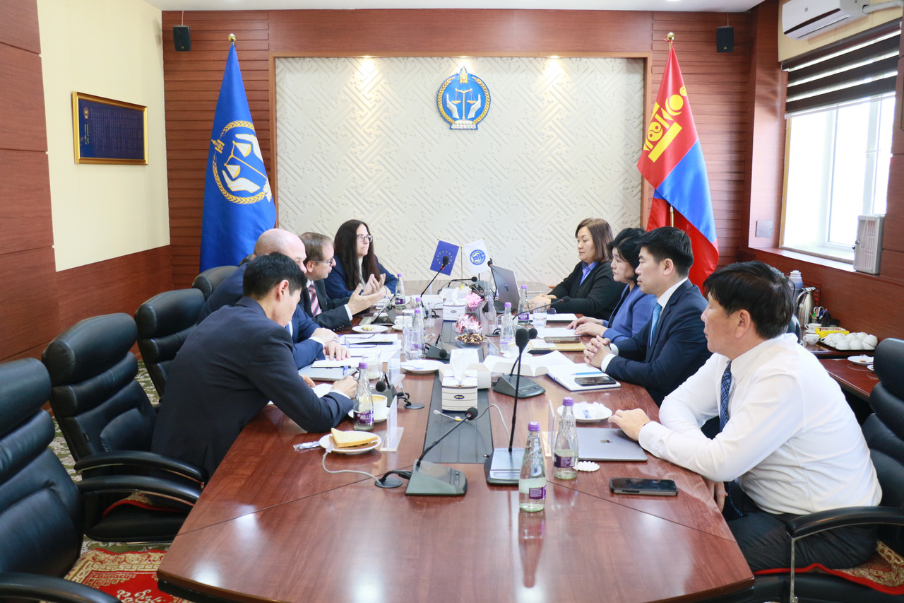 Шүүхийн ерөнхий зөвлөлийн дарга, гишүүд “Твиннинг” төслийн богино хугацааны зөвлөхүүдтэй уулзалт хийв