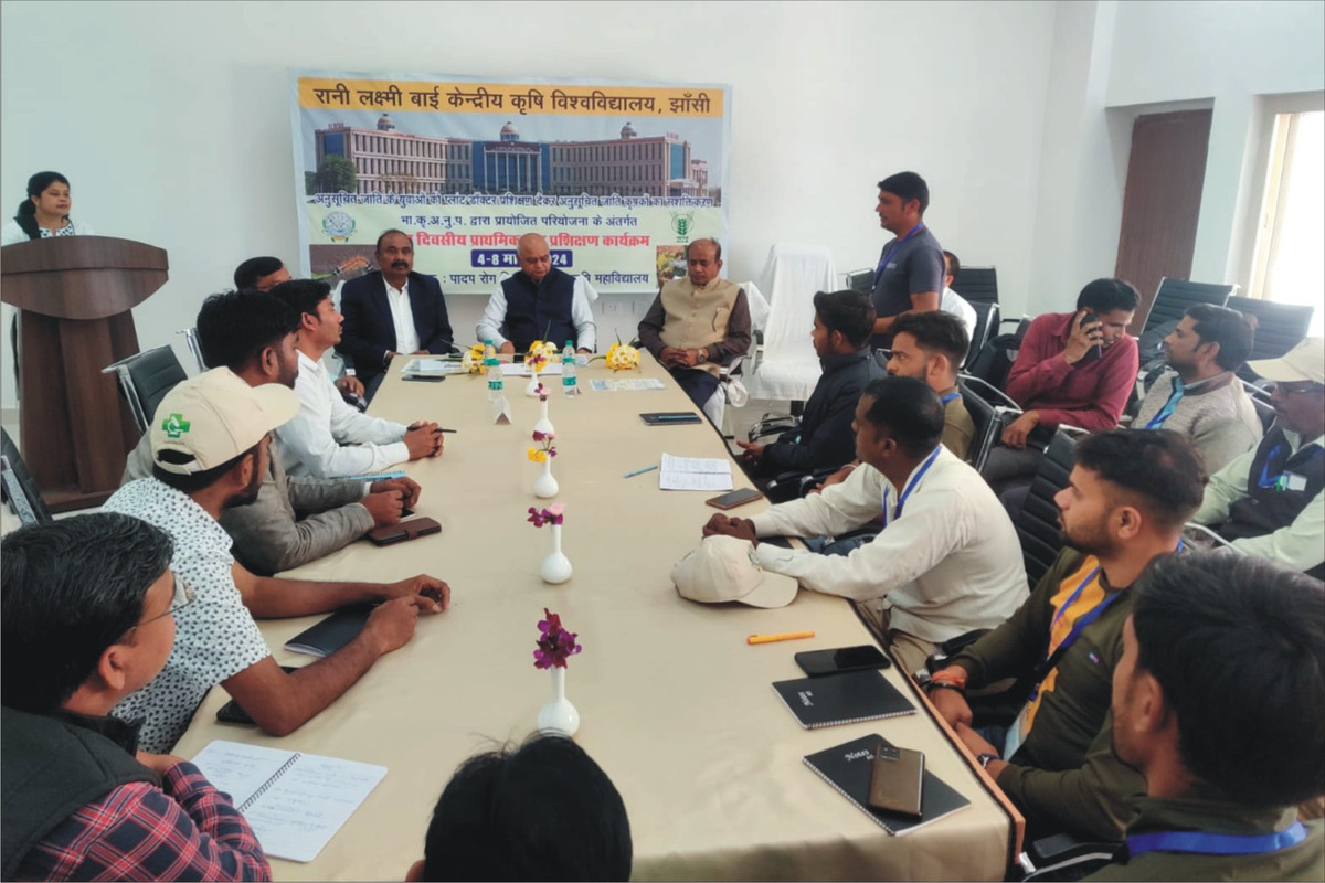 औषधीय एवं सगंधीय पौधों की व्यवसायिक खेती एवं प्रसंस्करण तकनीकी पर तीन दिवसीय कृषक प्रशिक्षण सम्पन्न