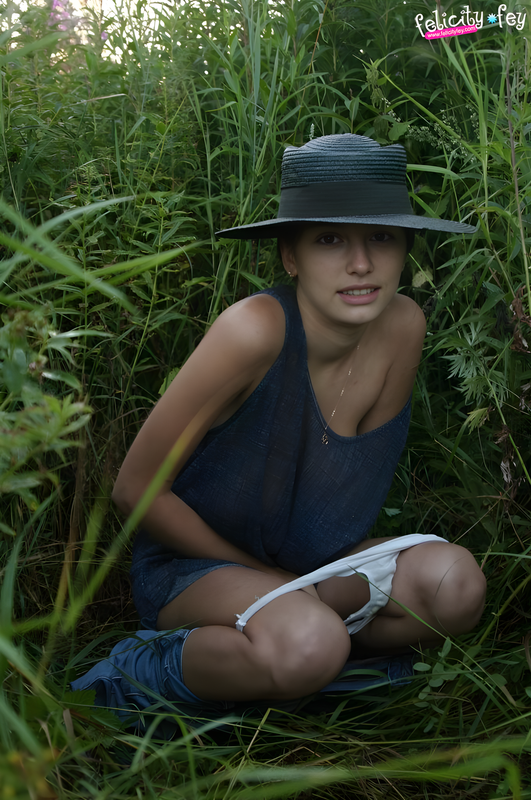 felicity-fey_00351-lg_4k