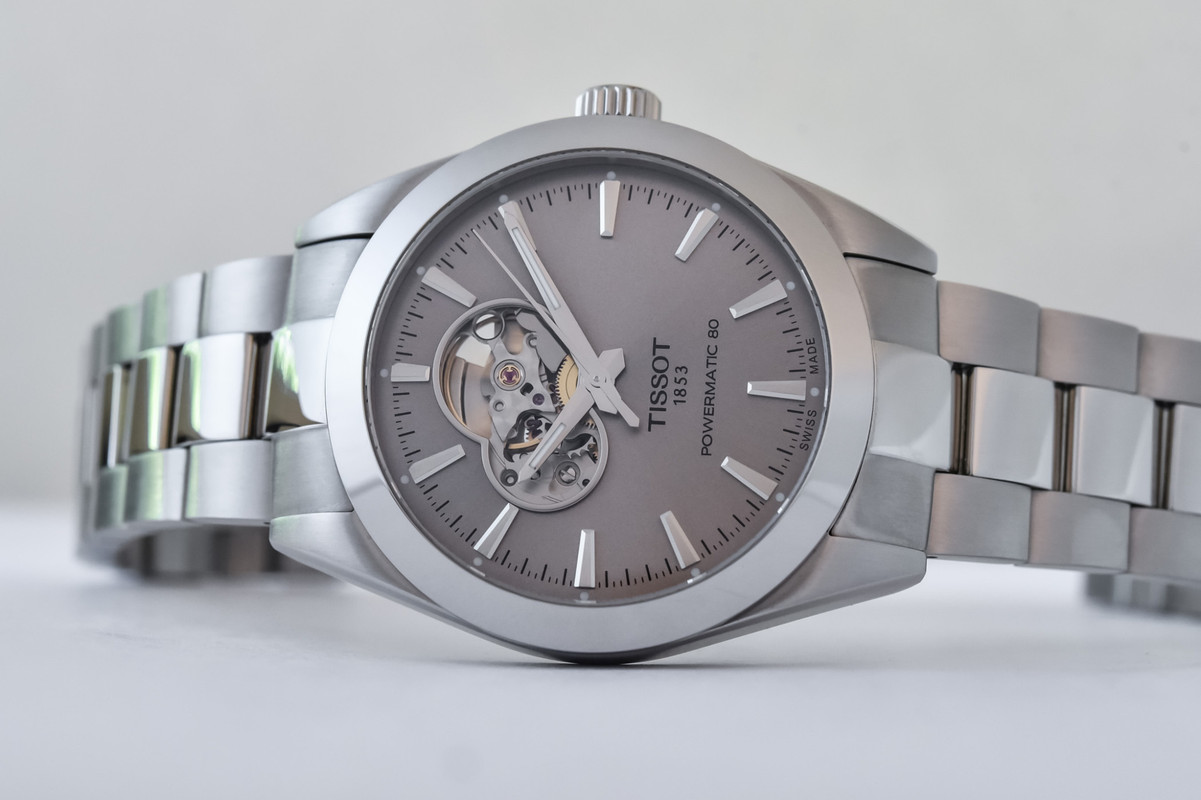 Tissot-Gentleman-powermatic-80-open-heart-T127.407.11.081.00-hands-on-1-2048x1364