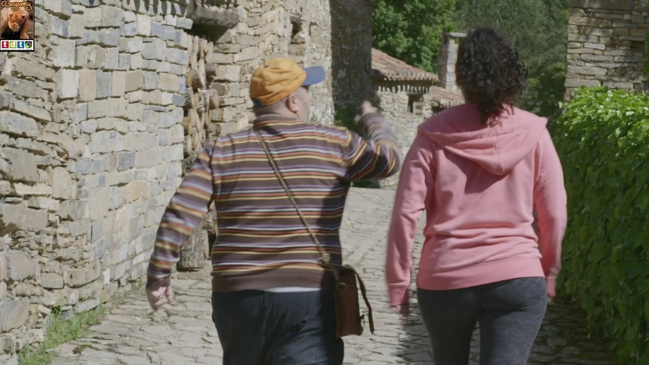 anaariaspueblo_oso4eeeweeeeeewweee