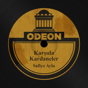 Safiye-Ayla-Karsida-Kardaneler-1936