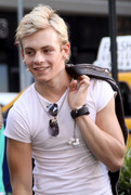 Ross-Lynch-superficial-guys-131