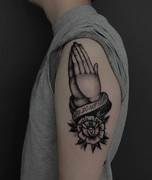 praying-hands-tattoo-designs-2