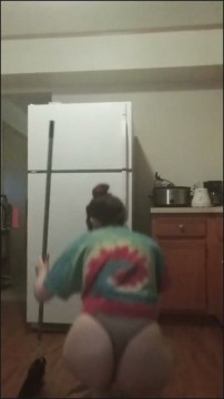 [Image: Voyeur11885140145.jpg]