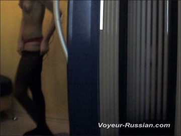 [Image: Voyeur21605104236.jpg]