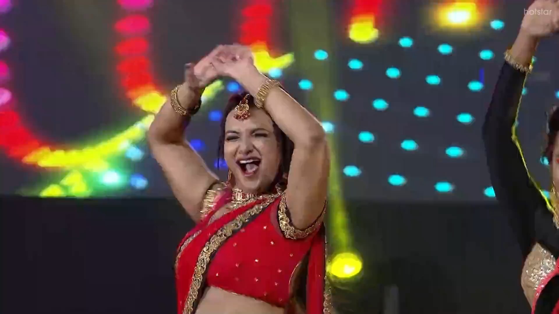 Saranya Anand Hot Sexy item Dance on Stage mkv snapshot 00 31 348 —  Postimages