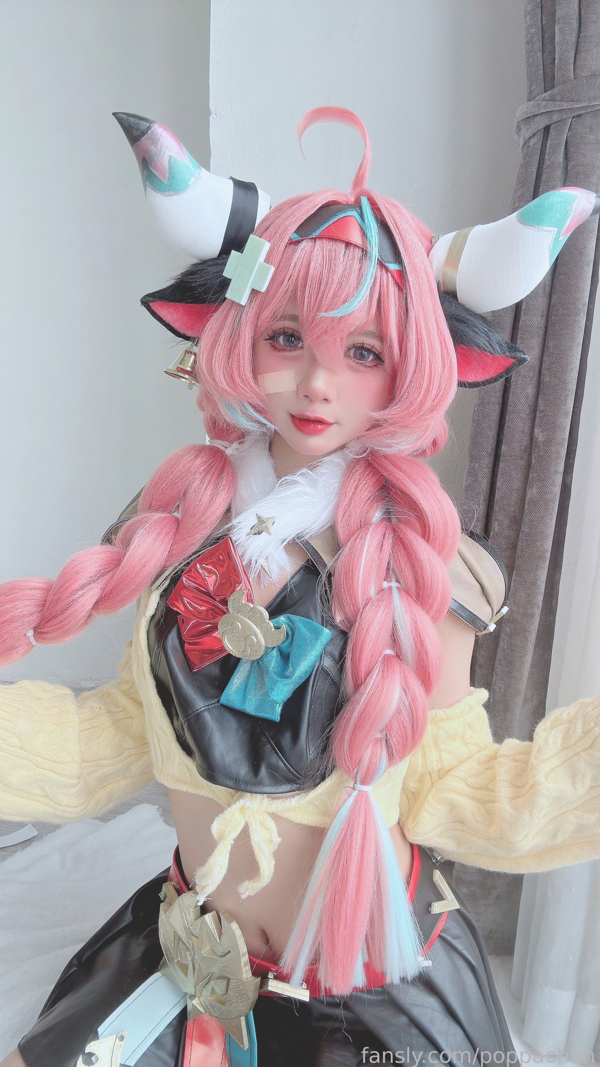 PoppaChan Varesa Cosplay Set – 33 Photos 177MB插图3