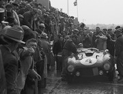 24 HEURES DU MANS YEAR BY YEAR PART ONE 1923-1969 - Page 33 54lm04-Ferrari-375-Plus-Jose-Froilan-Gonzalez-Maurice-Trintignant