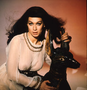 Valerie-Leon-b46