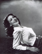 loretta-young-e85