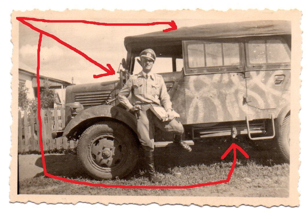 Mercedes-Benz Kübelwagen Typ 1500  Krim aus Foto