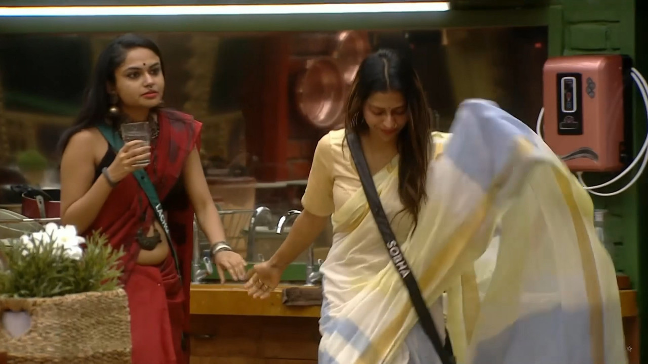 Big Boss Lachu Hot pierced Navel compilation.mkv_snapshot_03.43.095