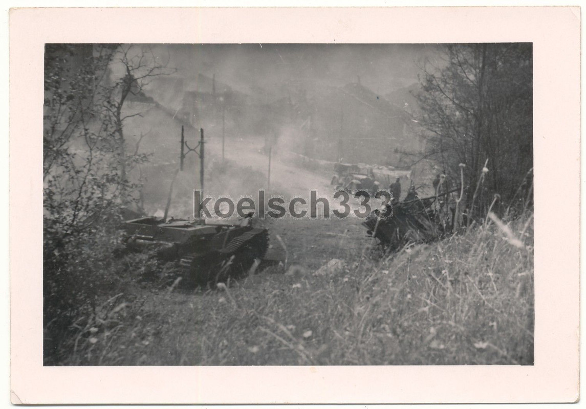 Foto Panzer Wracks Kübelwagen PKW Wehrmacht West