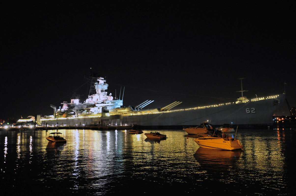 USS_New_Jersey_Night