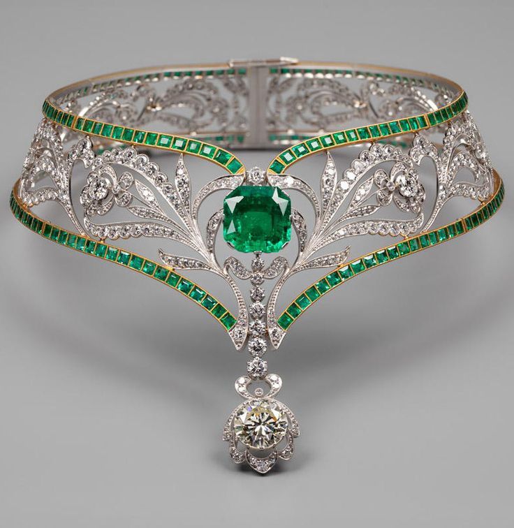 green-emerald-collar.jpg
