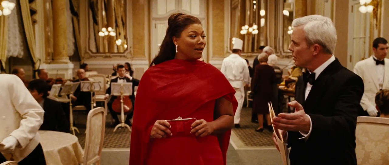 Last Holiday 2006 BluRay [Hindi + English] 480p, 720p ESub Screenshot