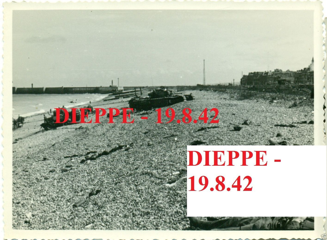 LANDUNG DIEPPE (NORMANDIE) - Panzer am Strand - 