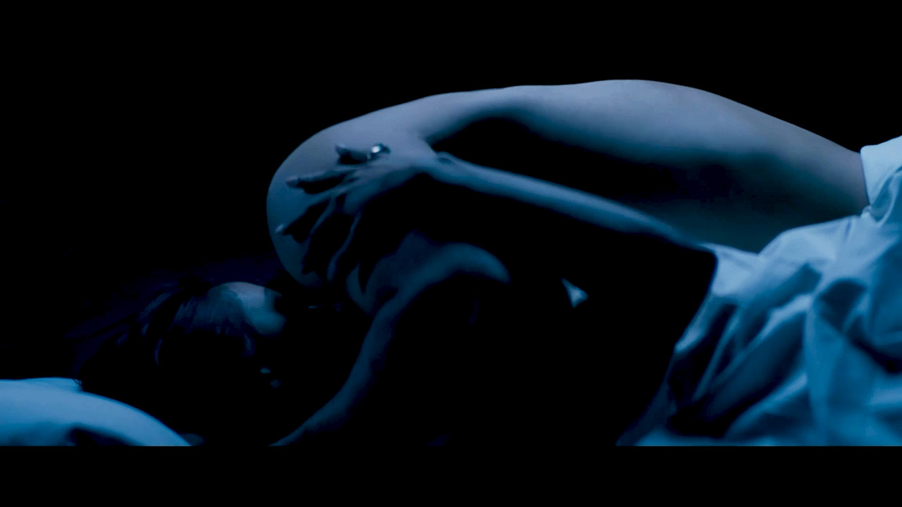 Raima Sen Hot Navel From Mirch 2010 4k.mp4_snapshot_01.53_[2020.11.30_20.59.32]