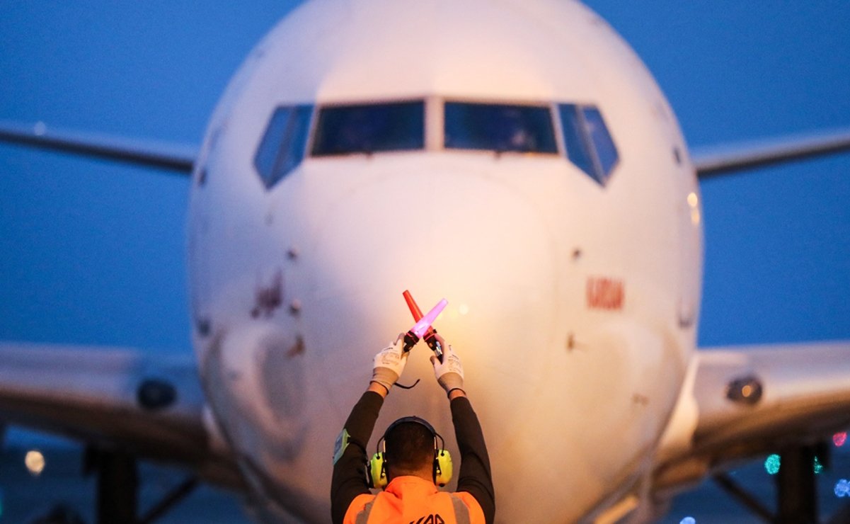 Ucrania suspende el tráfico aéreo por el ataque de Rusia