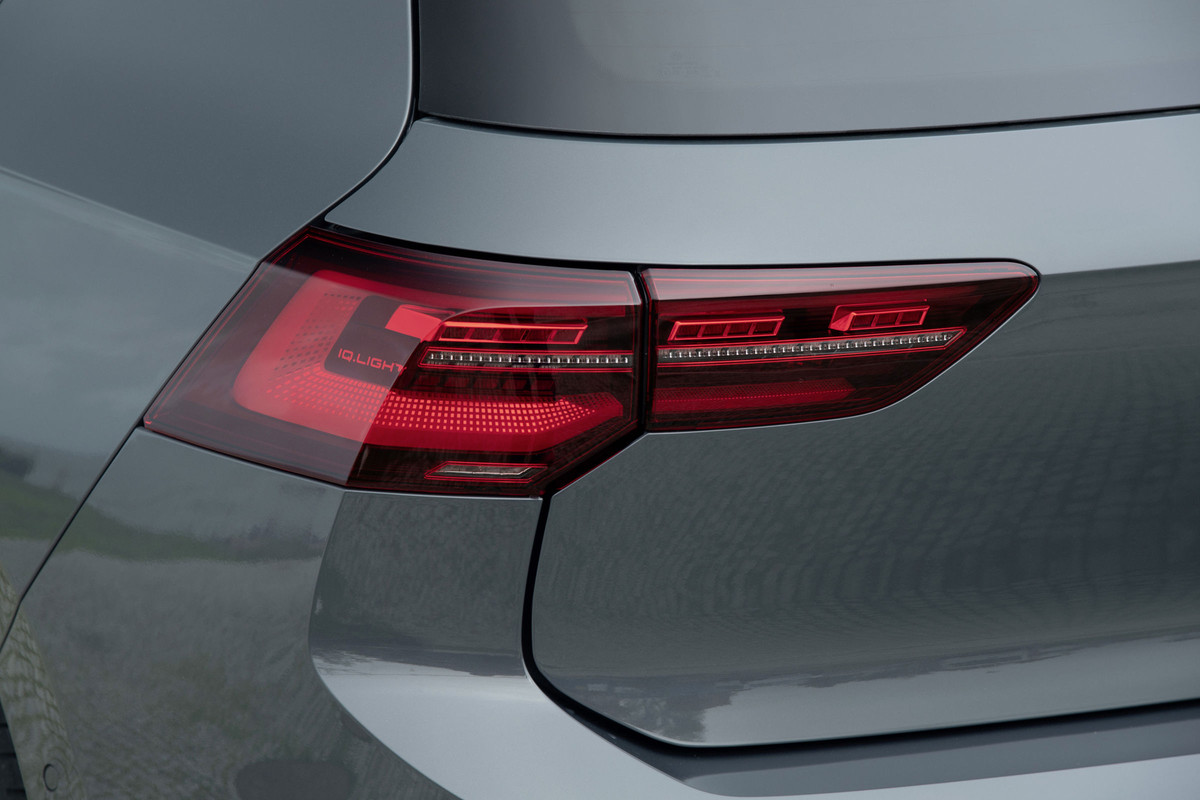 DB2019AU02021_overfull