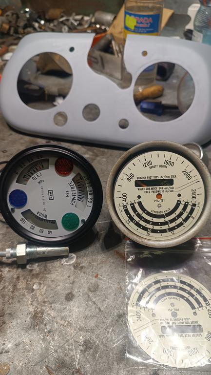 Kolor i odcień blatów wskazników 2