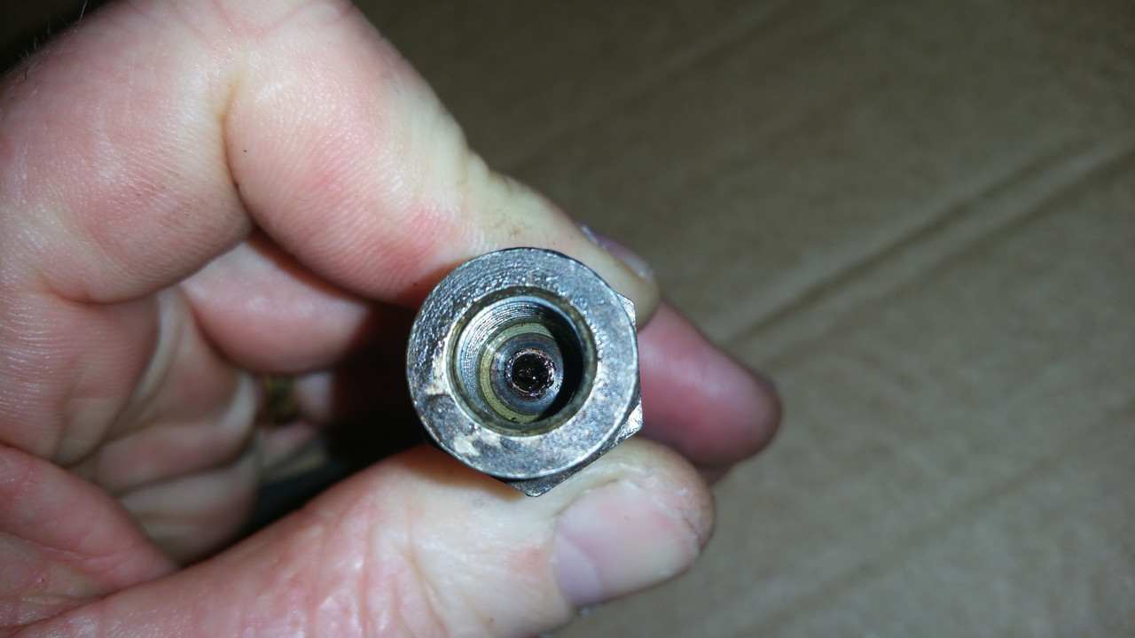 Raccord_femelle_flexible_ancien[1]