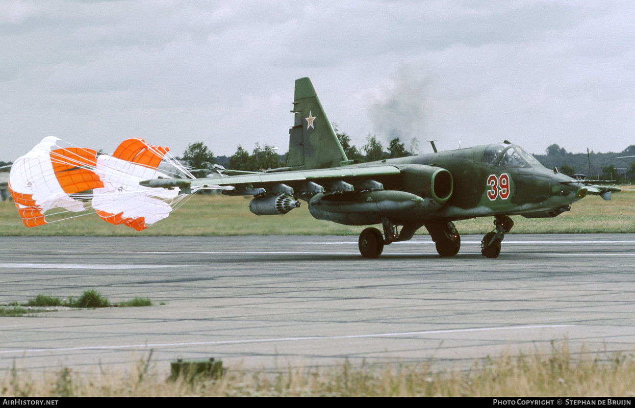357 OSHAP Su-25 39 Red (cn 25508107037)_29.08.91