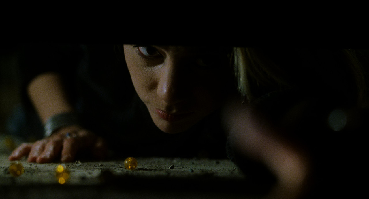 Mimic 1997 DC 2160p UHD BDRip DV HDR Voldmair mkv snapshot 00 33 28 924