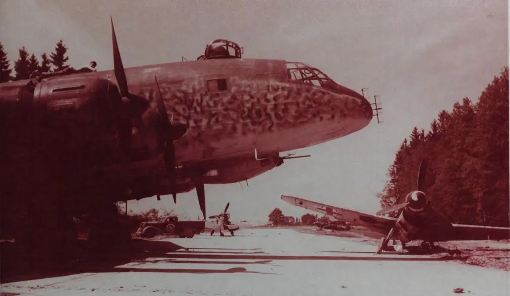 Junkers Ju-290  (2012) JU-290-Salsburg-1945