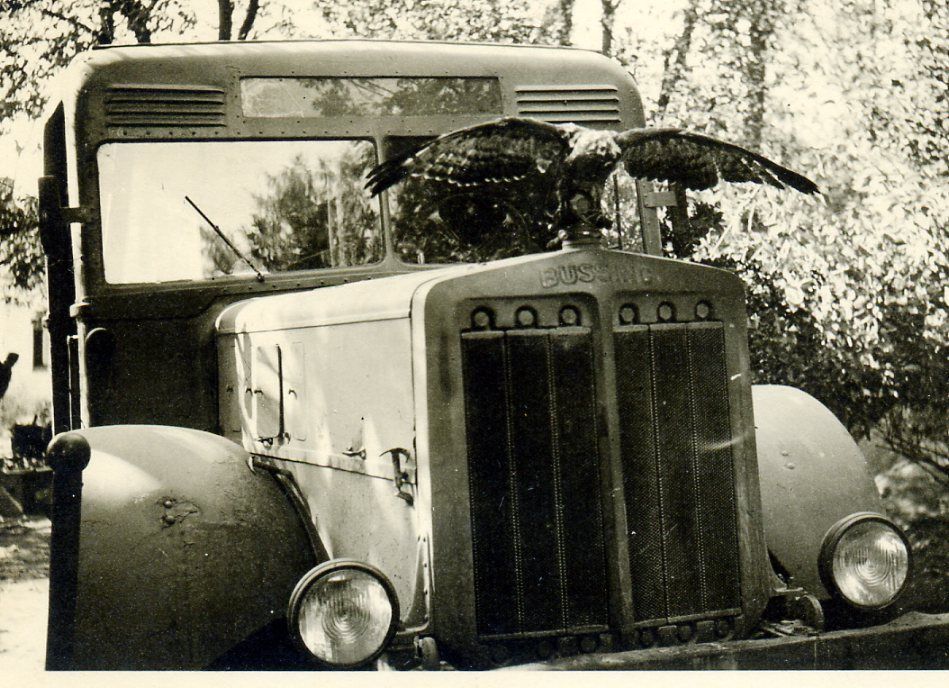 schwerer LKW Bus Büssing Unterwegs in Polen bei 