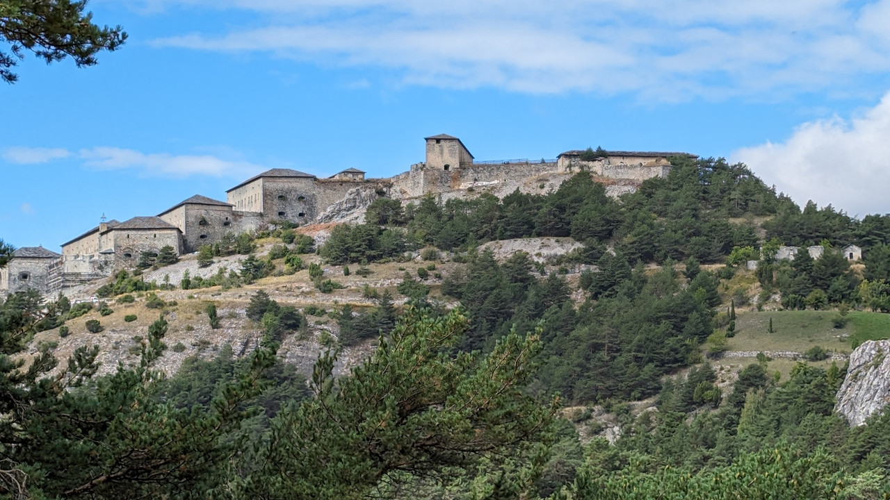 Route des grandes alpes en 718 spyder J1-fort