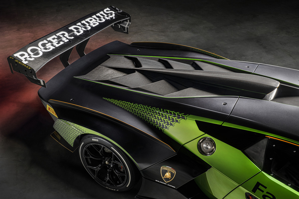 Lamborghini_Essenza_SCV12_10