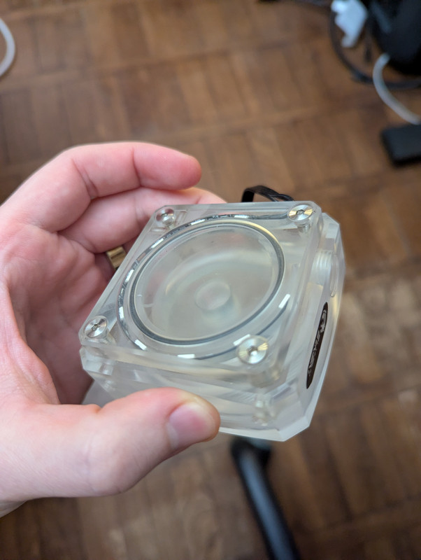 PXL 20251221 223807786