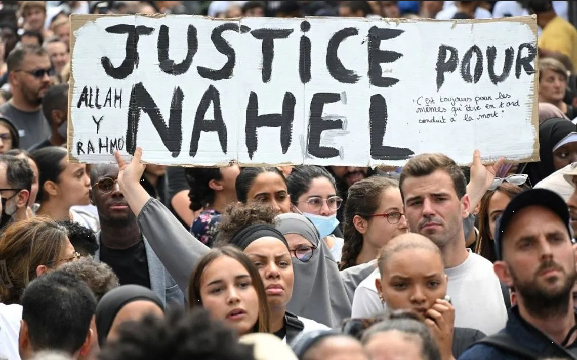 Francia decretó el toque de queda por violentas protestas