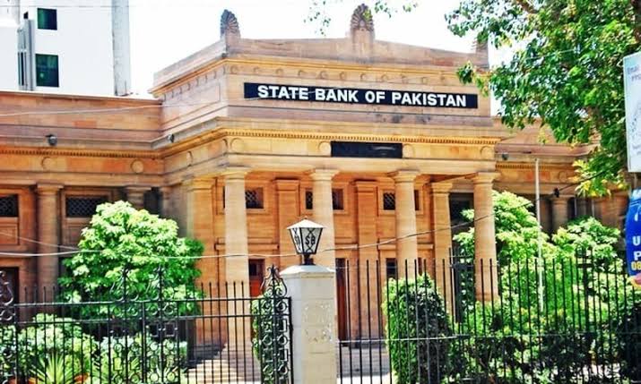 Federal government debt rises Rs18.8tr in 28 months: SBP
