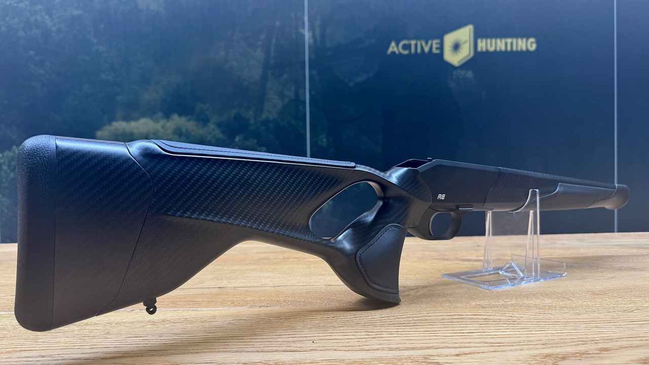 R8-Carbon-Leder-Schaft-mit-System