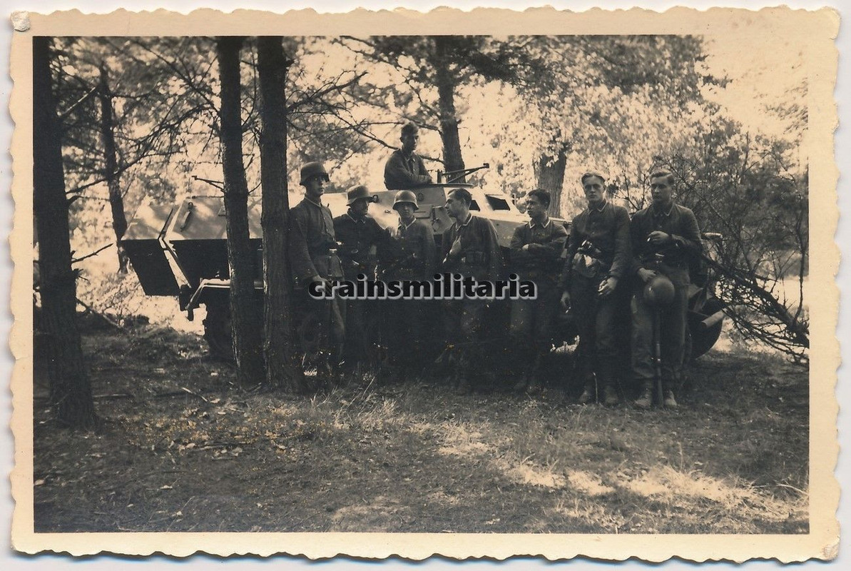Orig. Foto unechte Panzerspähwagen SdKfz 251 auf