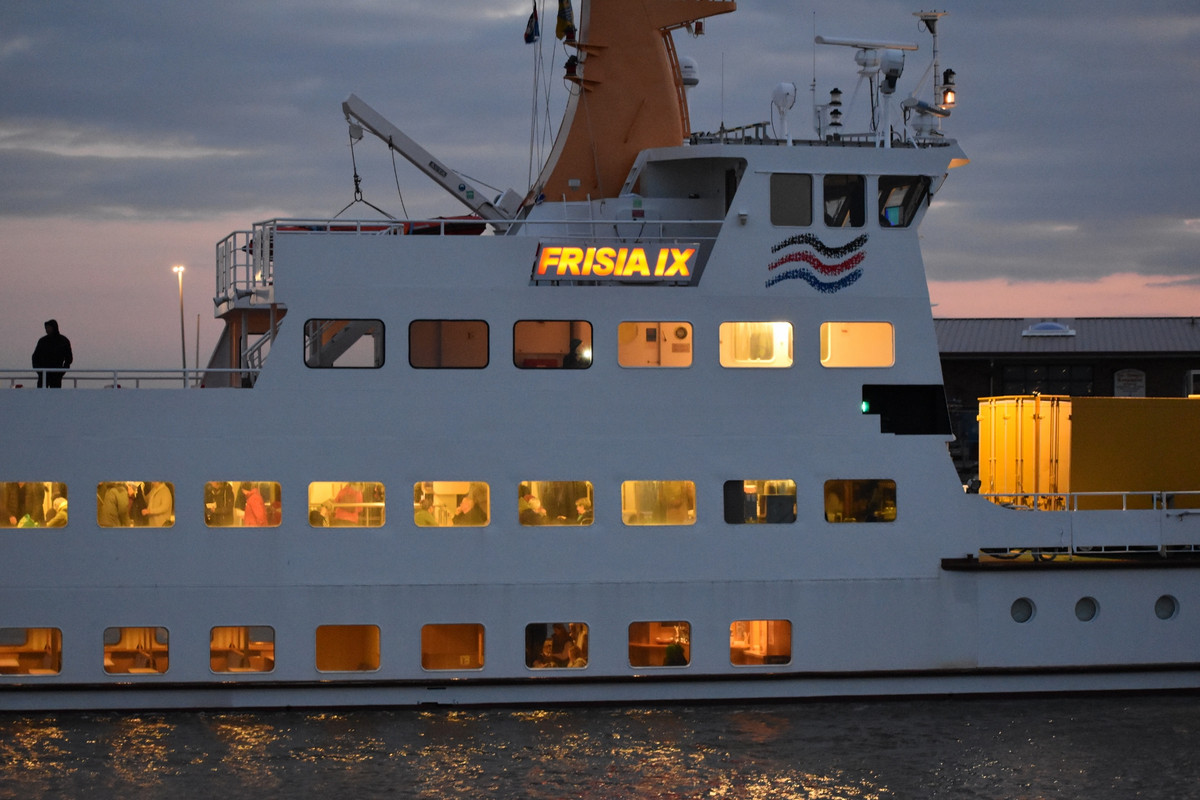 2023.04.18d4c Frisia IX (1940x1293)